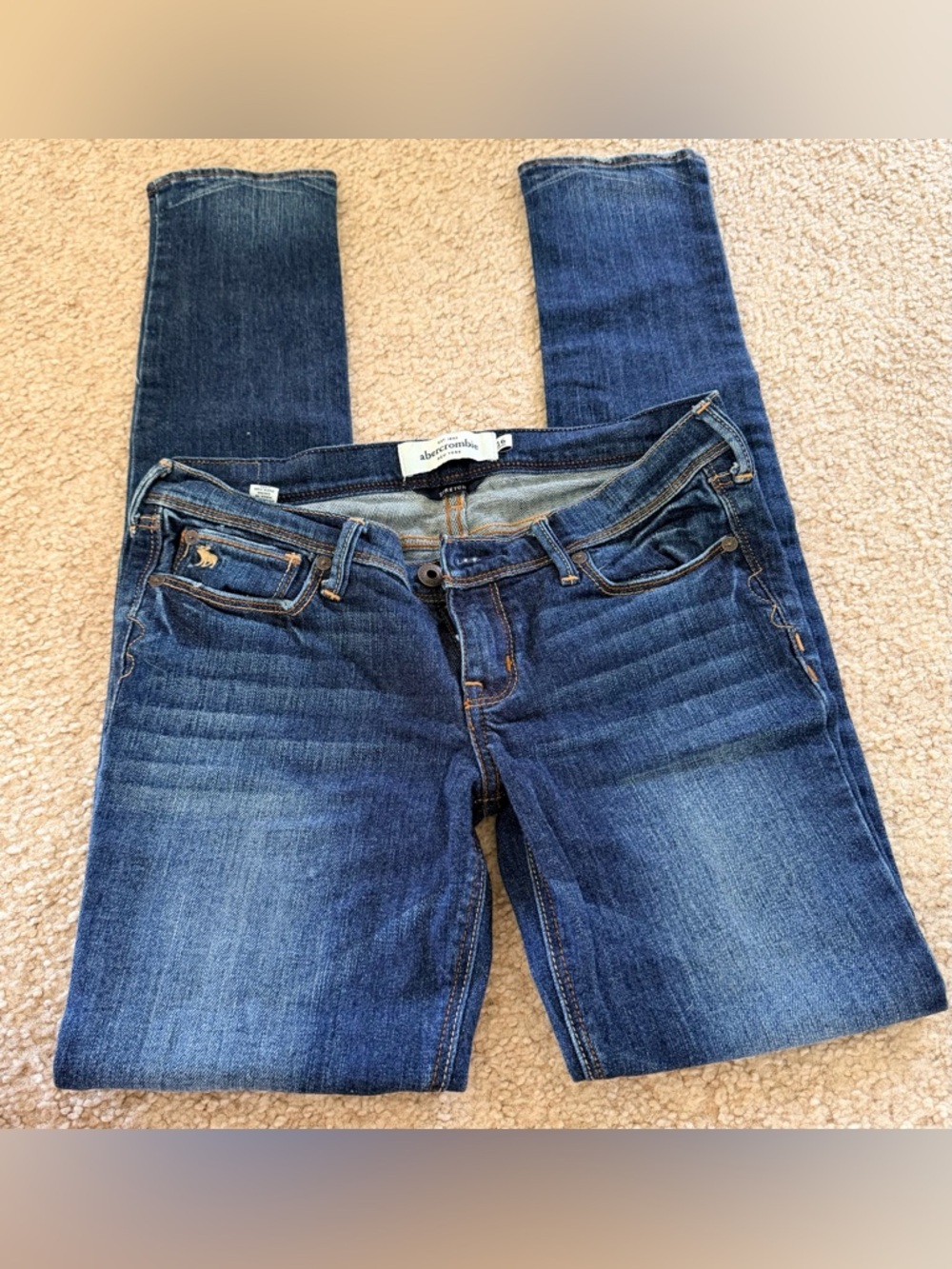 Abercrombie & Fitch Women's Skinny Jeans in Dark Blue Wash